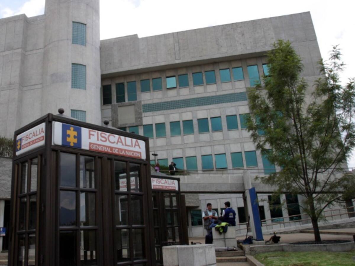 Fiscalía tras docentes que se pensionaron sin los requisitos de ley