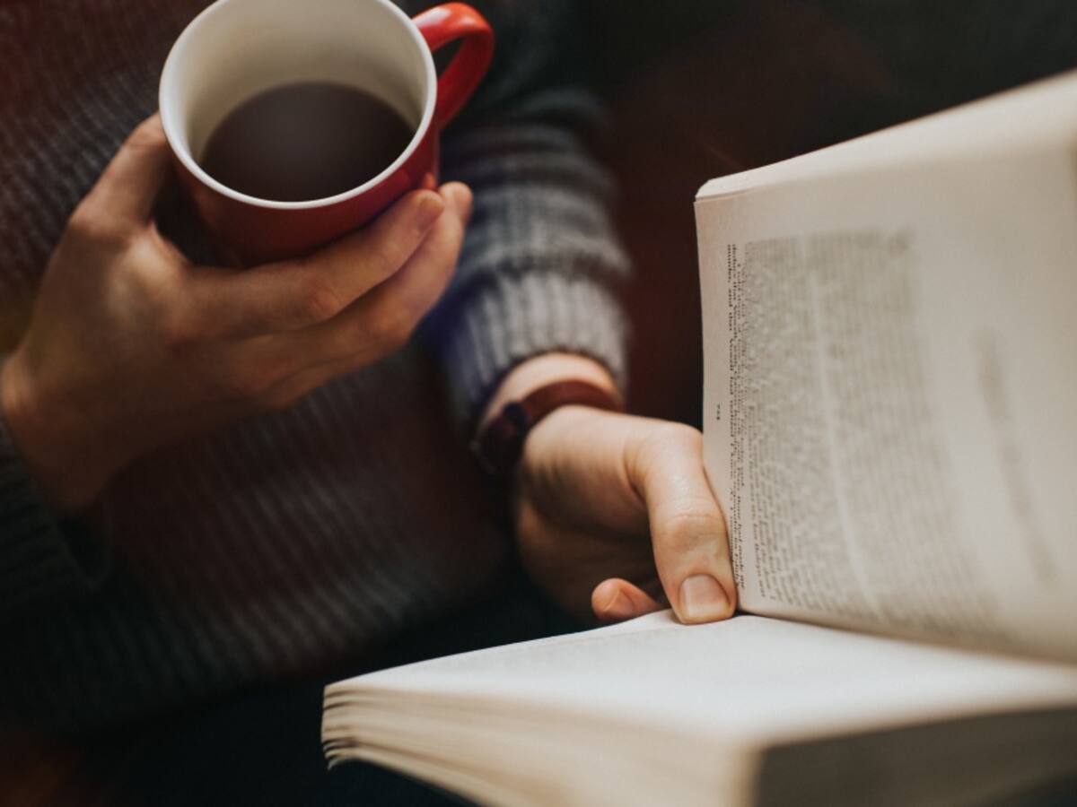 Escritores recomiendan libros para leer en estos tiempos difíciles