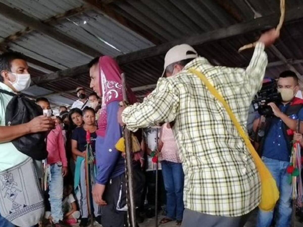 Aplican justicia indígena contra siete disidentes acusados de homicidio