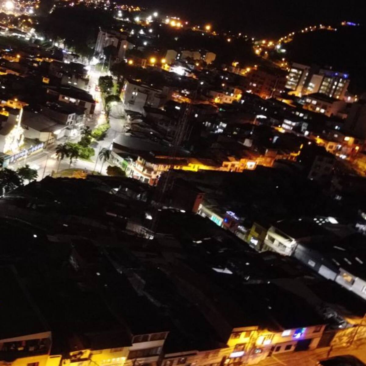 En Pereira alertan sobre personas que estarían dañando luminarias LED