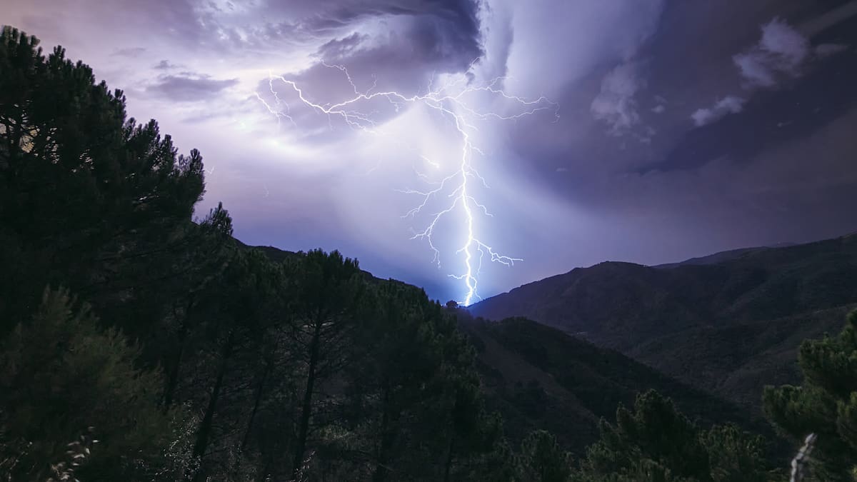 Cuidado con los rayos. Cómo protegerse de ellos en las zonas rurales, según experto de la UNAL
