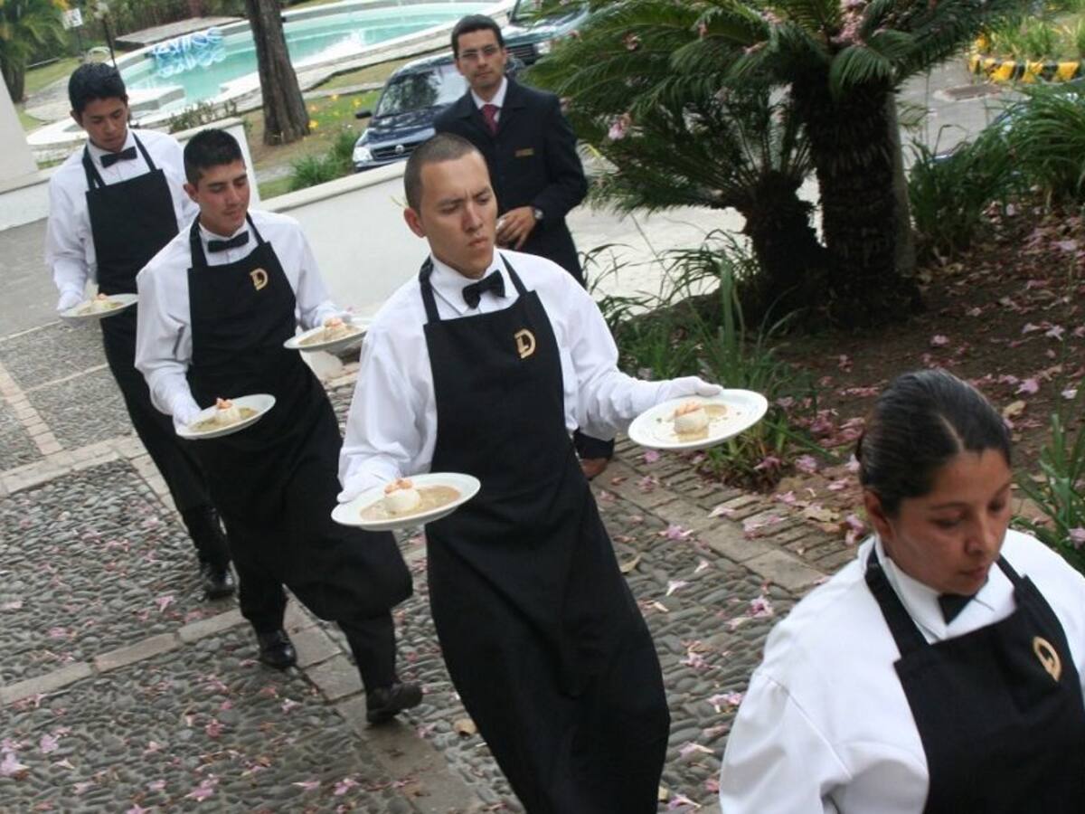 Meseros de Cali realizarán plantón hoy desde las 10 de la mañana