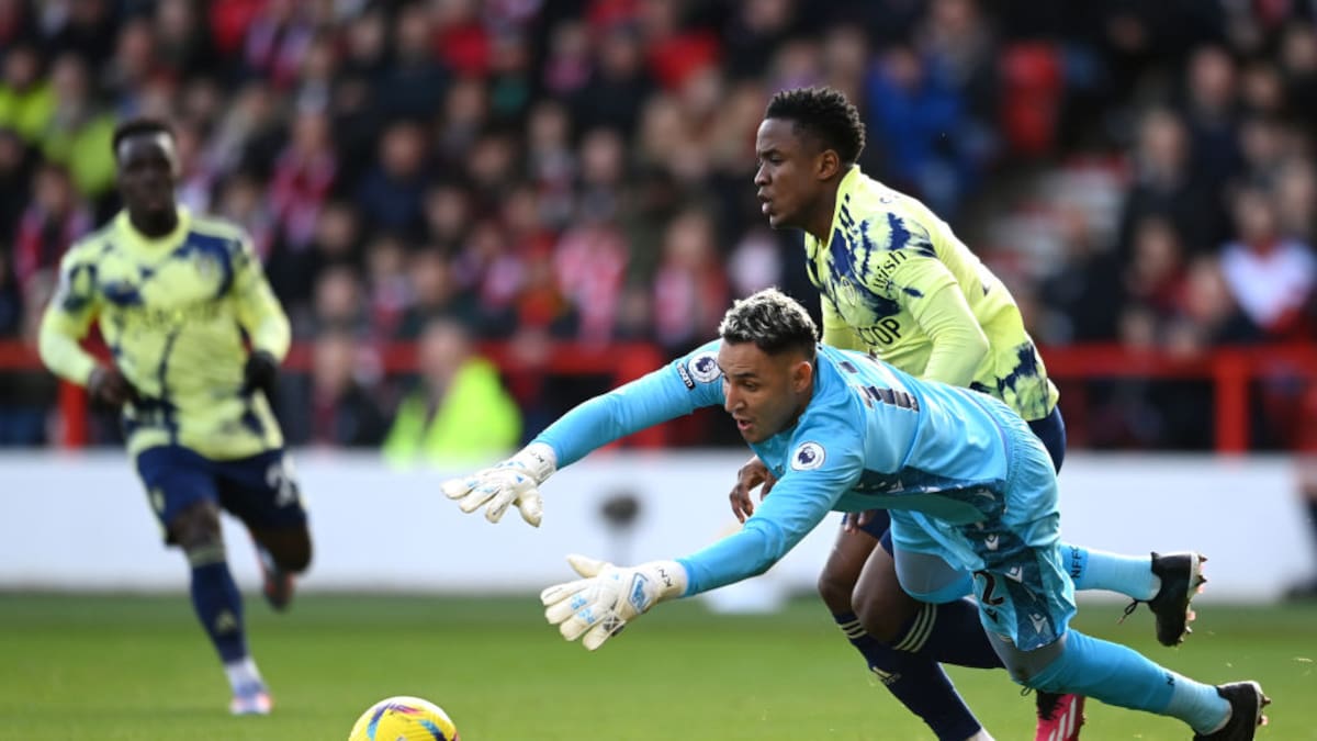 Luis Sinisterra volvió a la titularidad por Premier League en derrota del Leeds