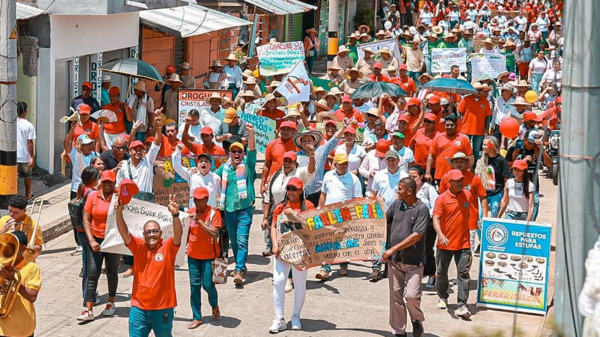 180 familias de Cáceres recibieron 1.704 hectáreas que eran del exparamilitar alias ‘Macaco’