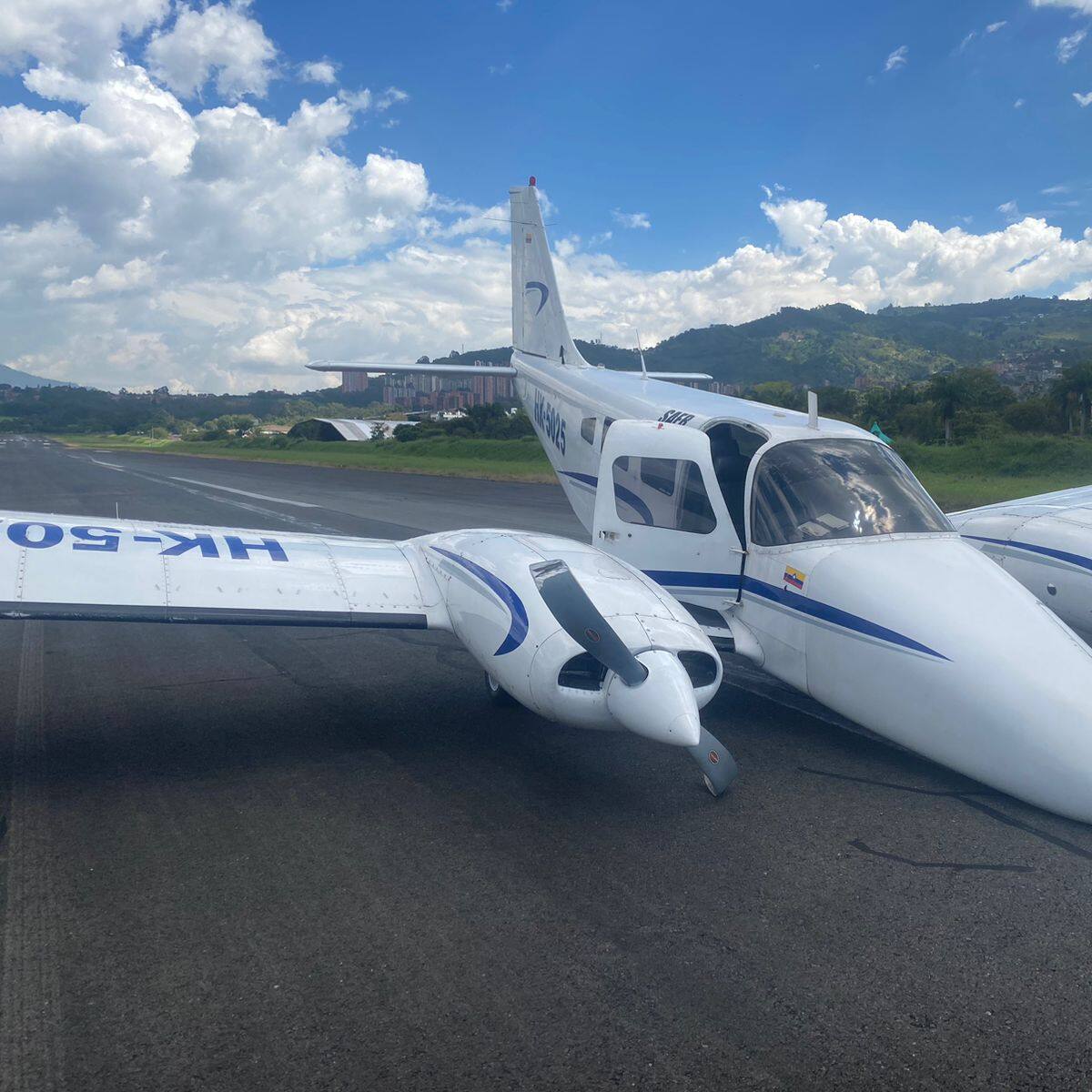 Avioneta termina de narices en la pista del aeropuerto Olaya Herrera