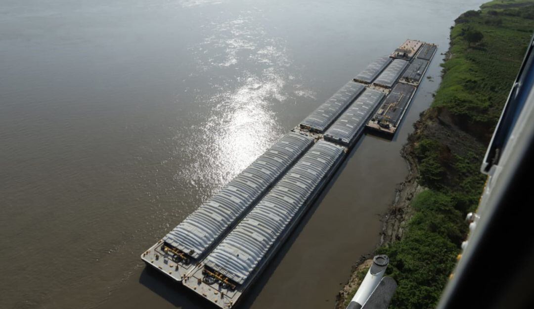 Movimiento de carga por el canal de acceso.