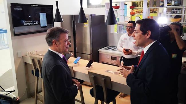 Carlos Zenteno, presidente de Claro Colombia y presidente Juan Manuel Santos