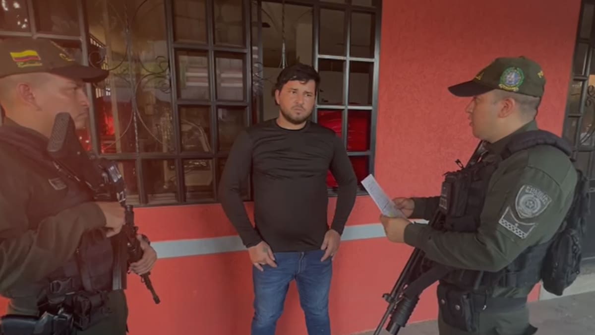 Coronel Néstor Arévalo, Comandante de la Policía de Santander