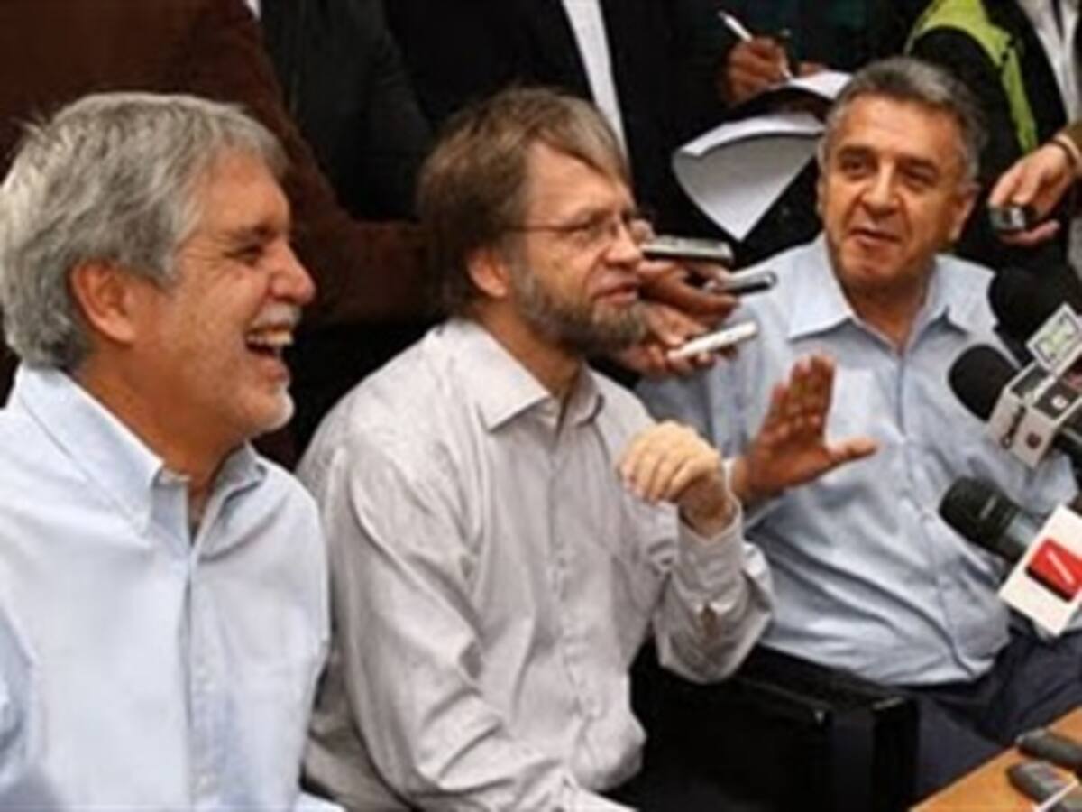 'Trillizos' a consulta popular. Garzón dice que Uribe buscará confrontar a Dios