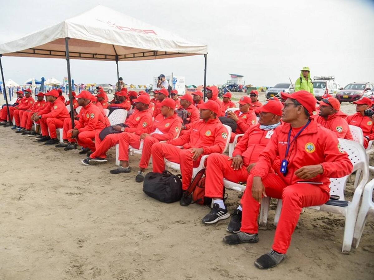 Alcaldía de Cartagena entregó reconocimiento a 64 guardavidas de la ciudad