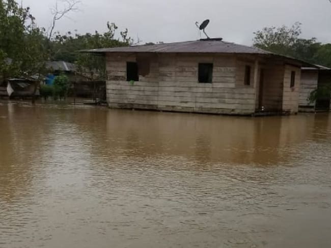 Hasta el Hospital y la estación de Policía inundados en Murindó, Antioquia