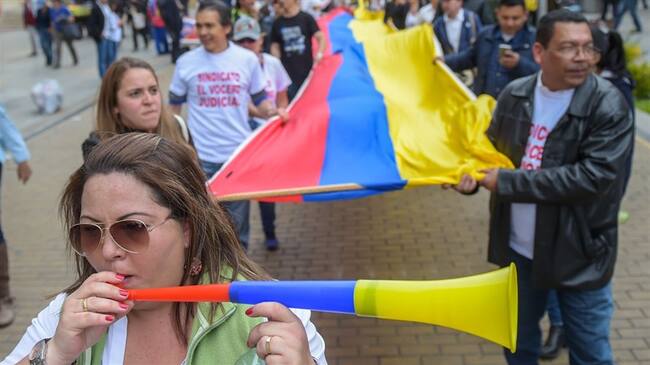 En Bogotá, centrales obreras marchan en contra del Gobierno Nacional. Foto: Getty Images