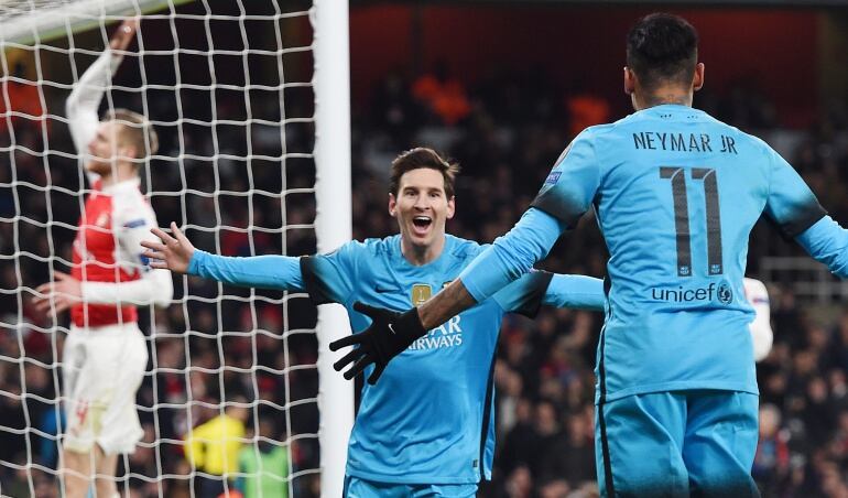 Lionel Messi y Neymar celebran la anotación del argentino