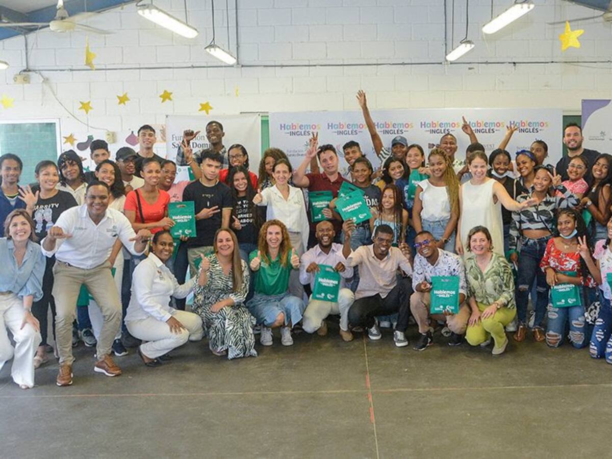 Lanzan programa “Hablemos Inglés” para jóvenes de Bicentenario y Barú