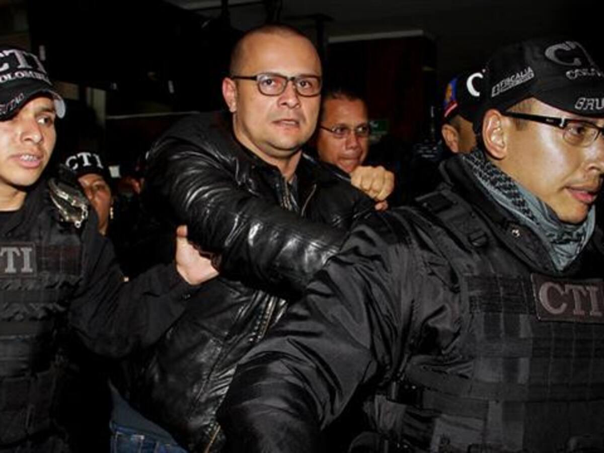 Jueza que dejó libre al hacker teme por su seguridad