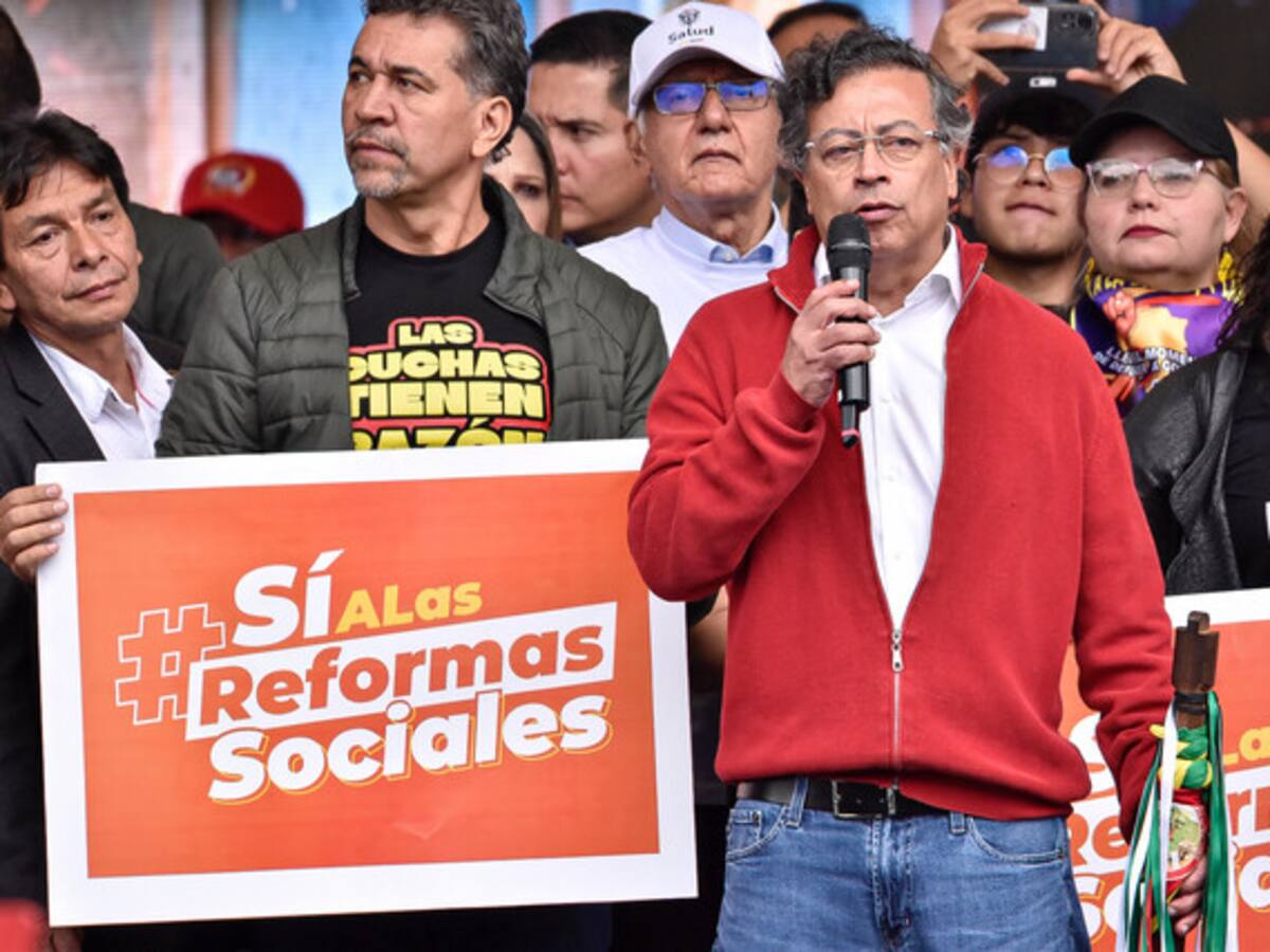 Se “calientan” el Senado y la Corte Constitucional por las reformas de Petro