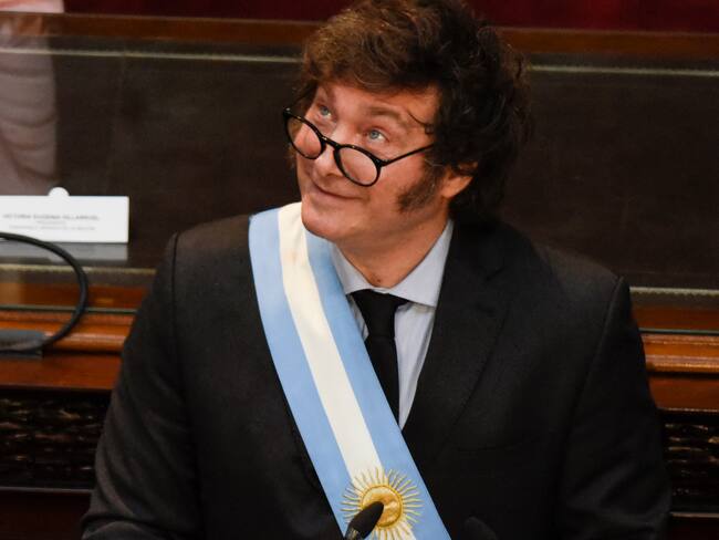 AME4444. BUENOS AIRES (ARGENTINA), 01/03/2024.- El presidente de Argentina Javier Milei (c) pronuncia su discurso al inicio de las sesiones ordinarias este viernes, en la Cámara de Diputados, en Buenos Aires (Argentina). Milei denunció este viernes que el populismo hurtó buena parte de los ingresos de la población, al hacer un repaso de la "herencia" recibida de la Administración del peronista Alberto Fernández (2019-2023). EFE/Matías Martin Campaya