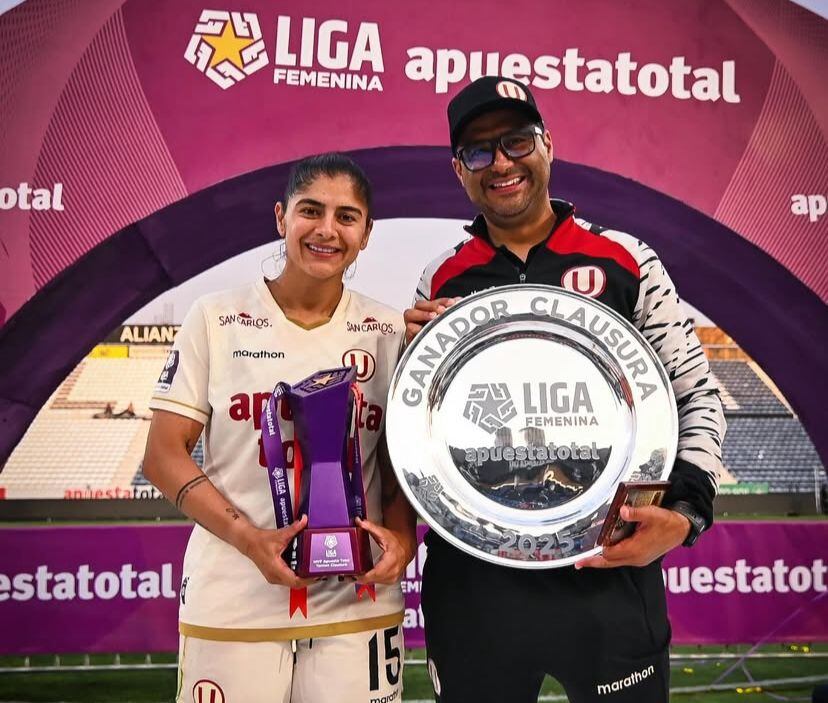 Catalina Usme y Andrés Usme, jugador y entrenador del equipo femenino de Universitario de Perú / @catausme