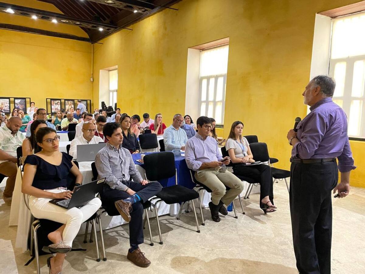 Cámara de Comercio y academia analizaron visión de Cartagena a 2040