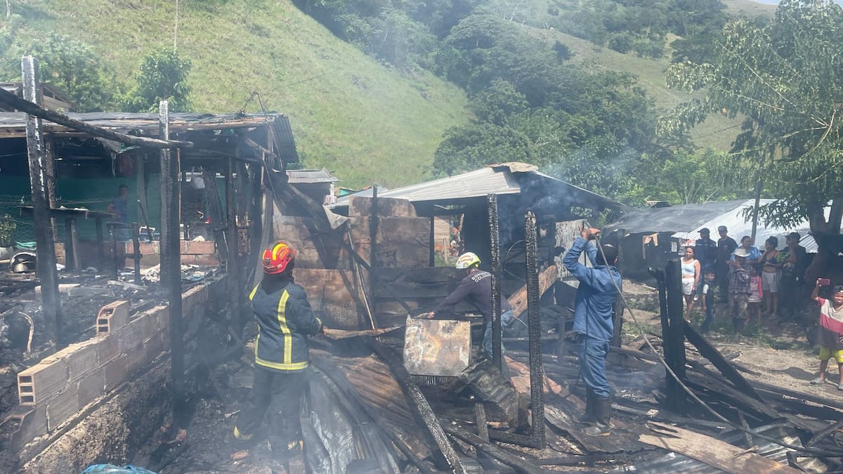 Dabeiba: Un incendio quemó ocho casas y dejó a 30 personas damnificadas