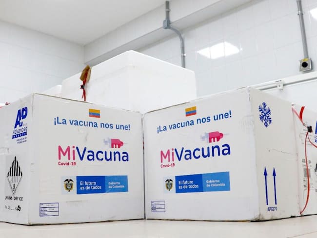 Santander recibió más de 59 mil vacunas de Pfizer y Moderna