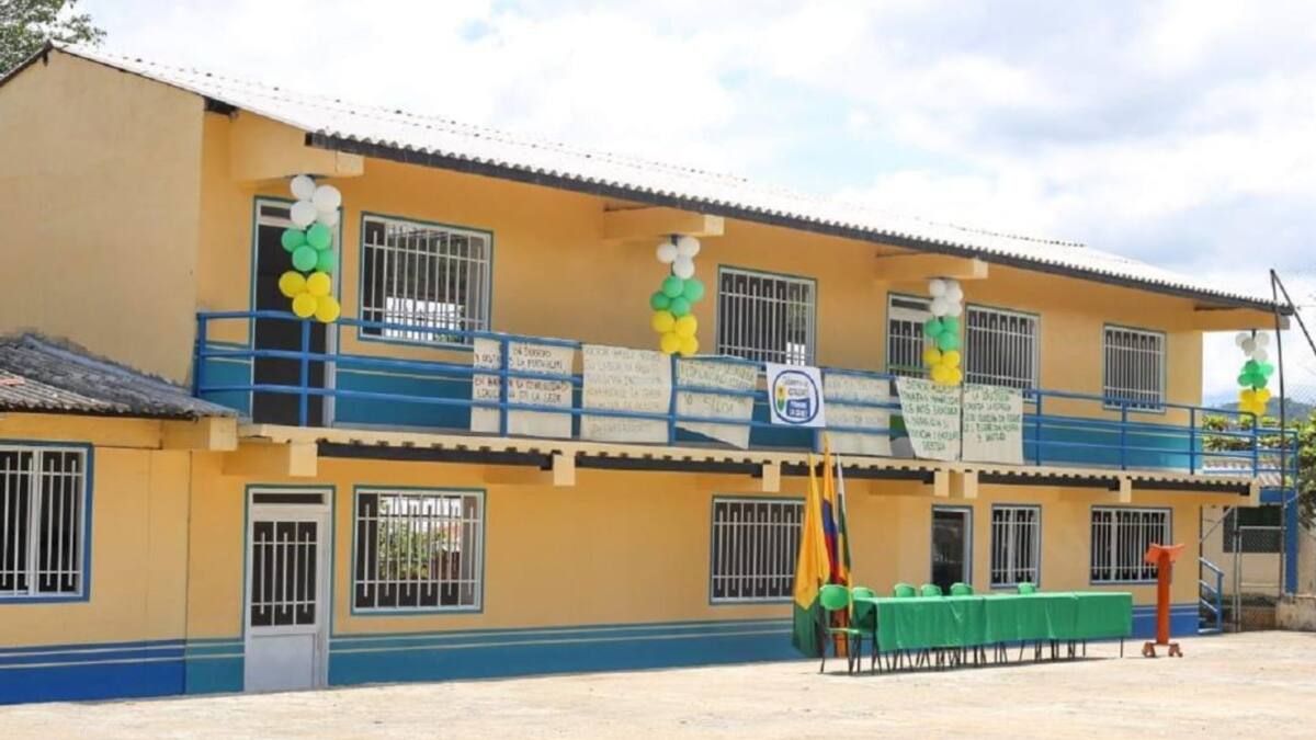 Mejoras de la infraestructura educativa y entrega de viviendas en Norcasia