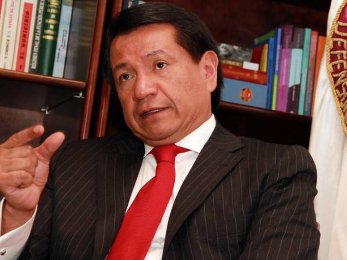 Renuncia del defensor también deja vacantes de dos cargos internacionales