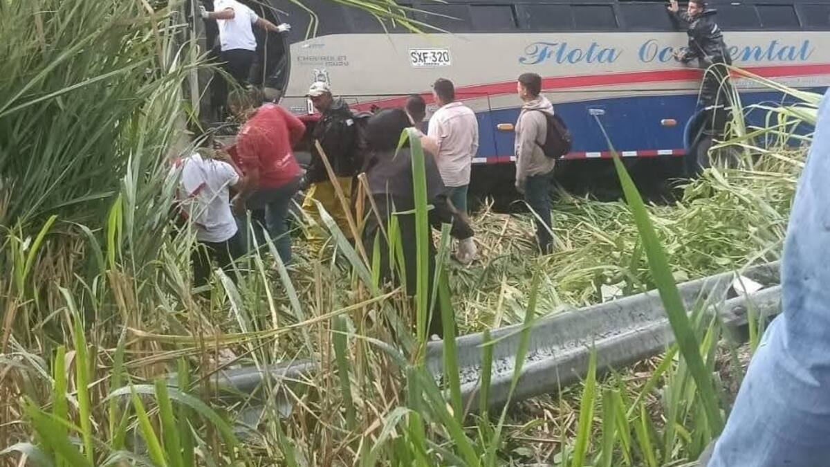 Bus que transportaba funcionarios de la Fiscalía del Chocó, sufrió un accidente en vías de Risaralda