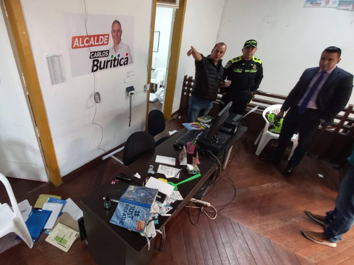 Asaltaron la sede del candidato a la Alcaldía de Manizales, Carlos Arturo Buriticá