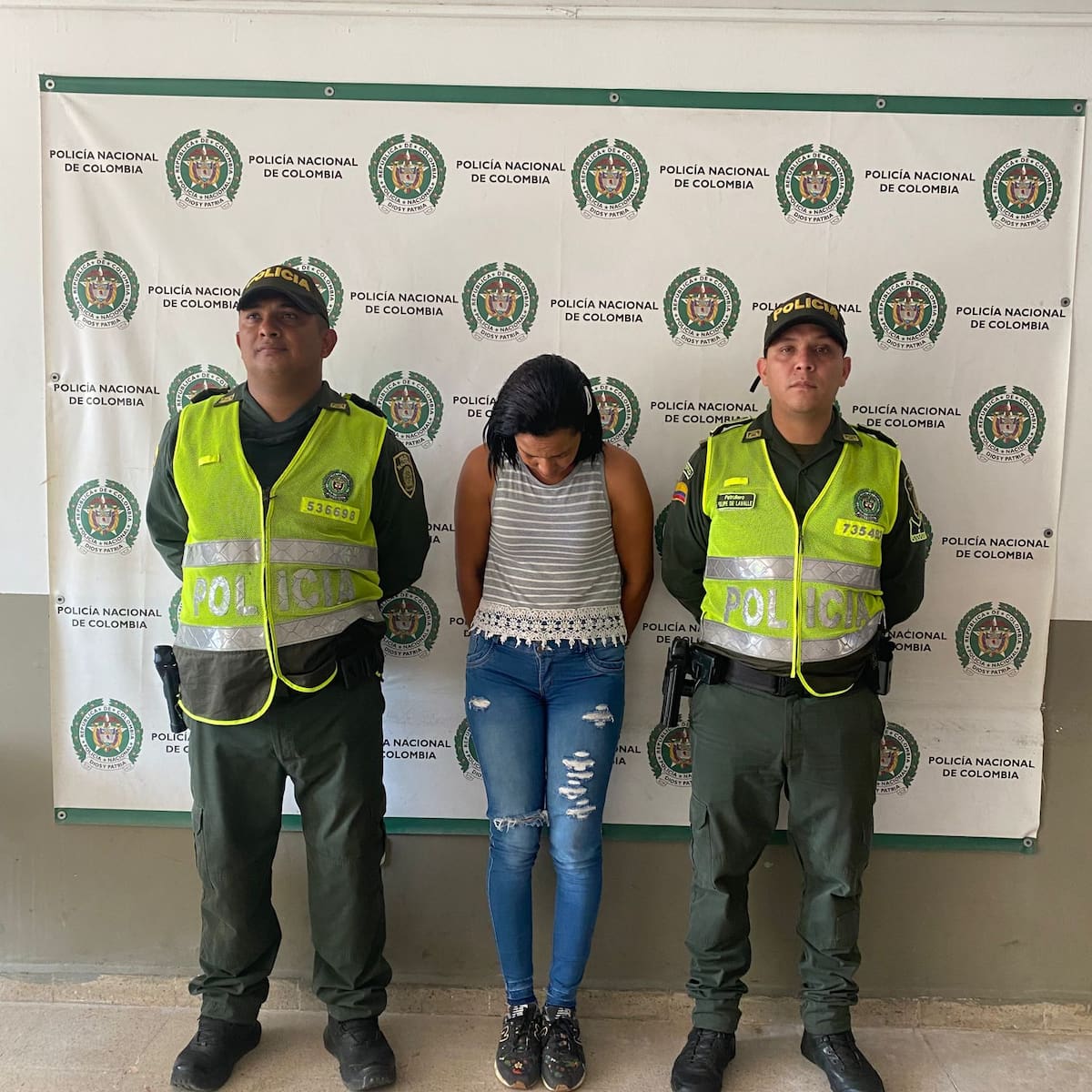 Joven es agredida por su mamá con un martillo en la cabeza