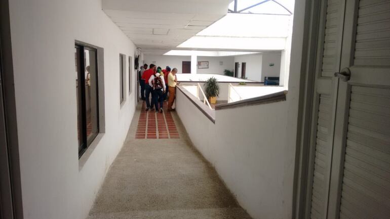 Funcionarios fueron desalojados de la Alcaldía de Puerto Colombia.