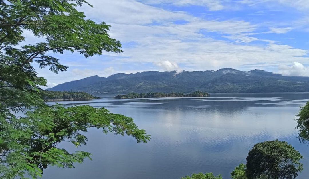 Las fuertes precipitaciones incrementan caudal  de la represa de Topocoro