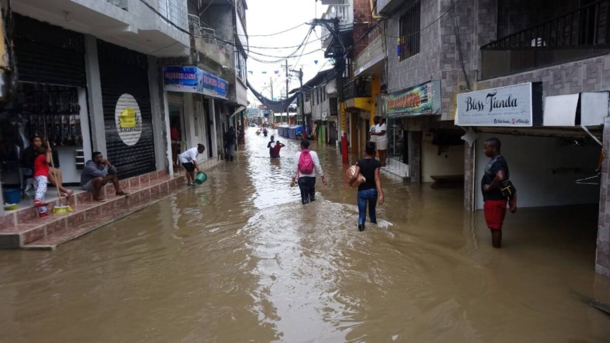 A esta hora comienza la remoción de escombros.