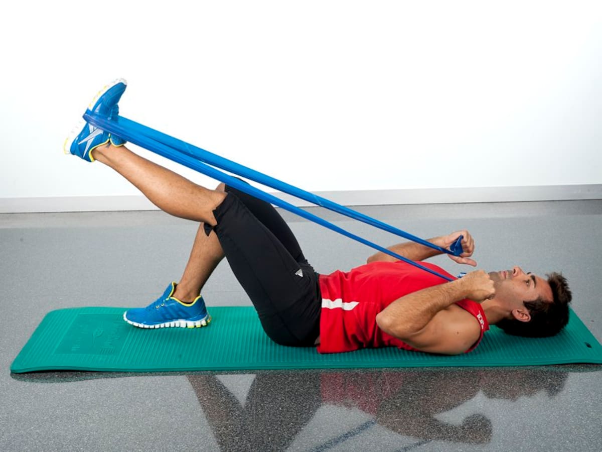 ¿Cómo hacer ejercicios sencillos con bandas elásticas en casa?