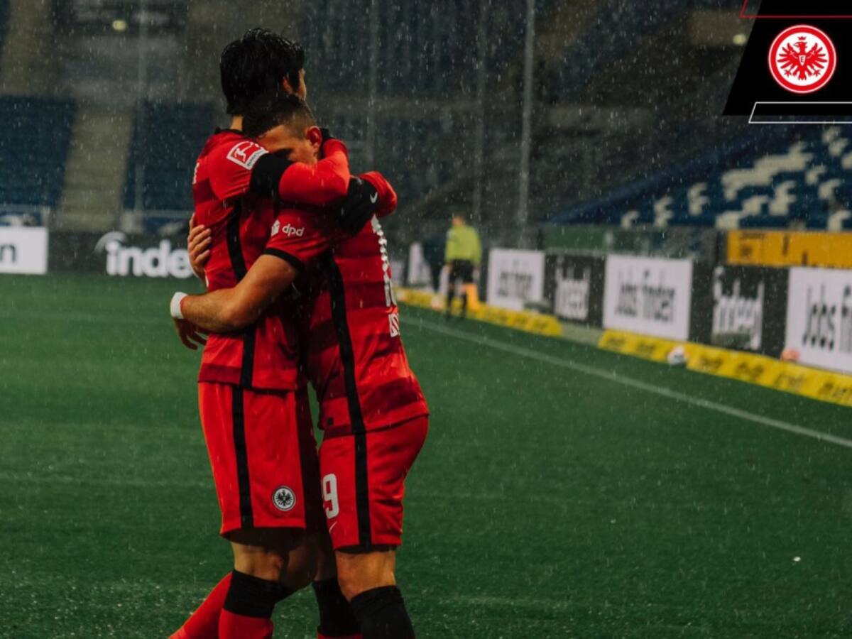 Rafael Santos Borré marcó, pero el Frankfurt cayó en la Bundesliga