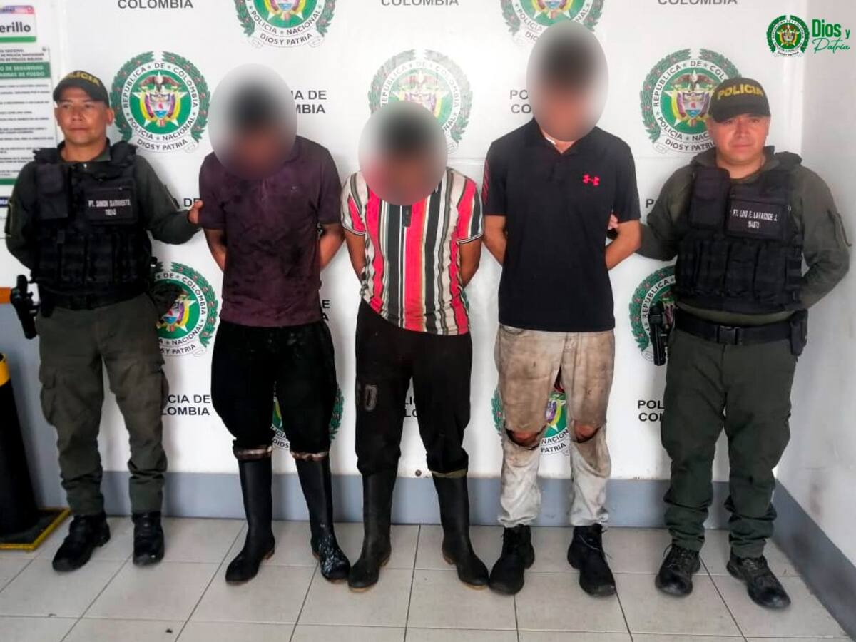 Capturan a tres personas por explotación ilícita de yacimiento mineros