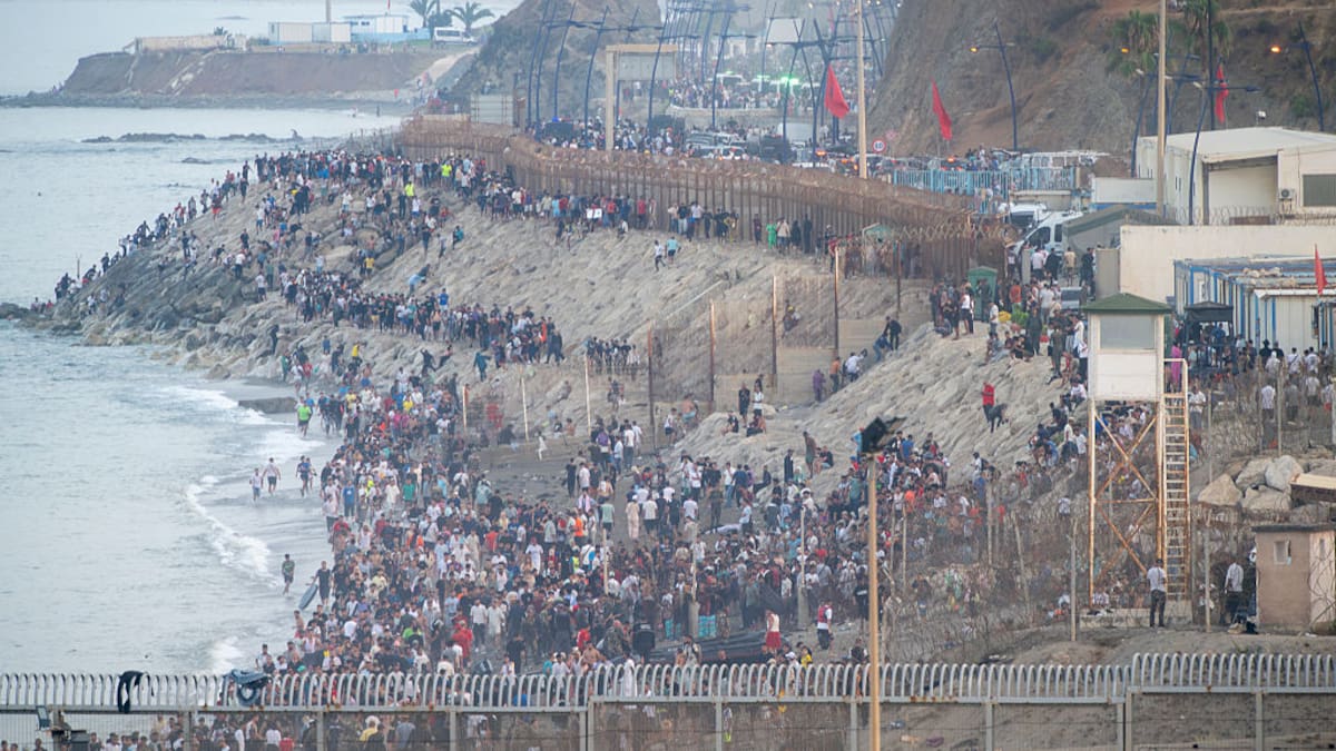 Crisis migratoria en Ceuta: ¿cómo se está atendiendo la llegada de más de 60.000 personas?