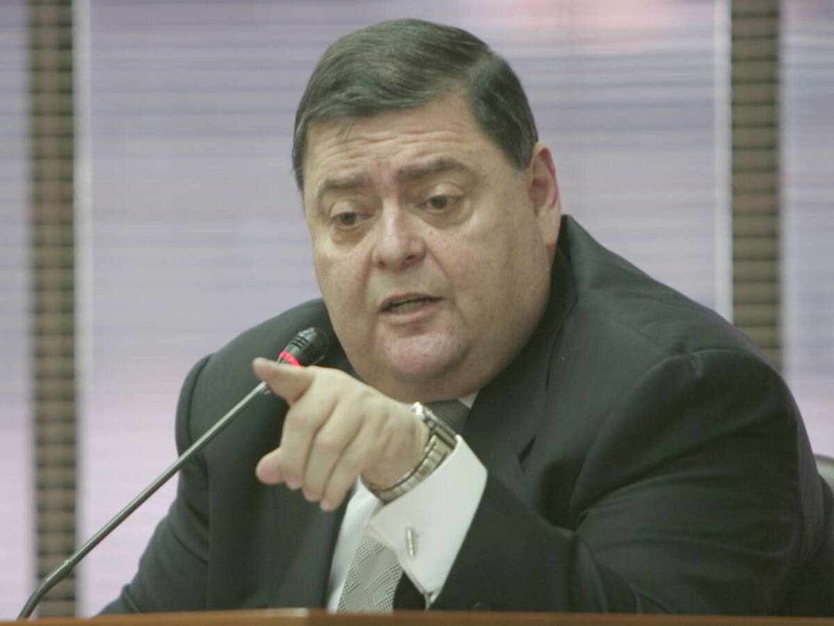 Exsenador Álvaro García Romero es aceptado en la JEP