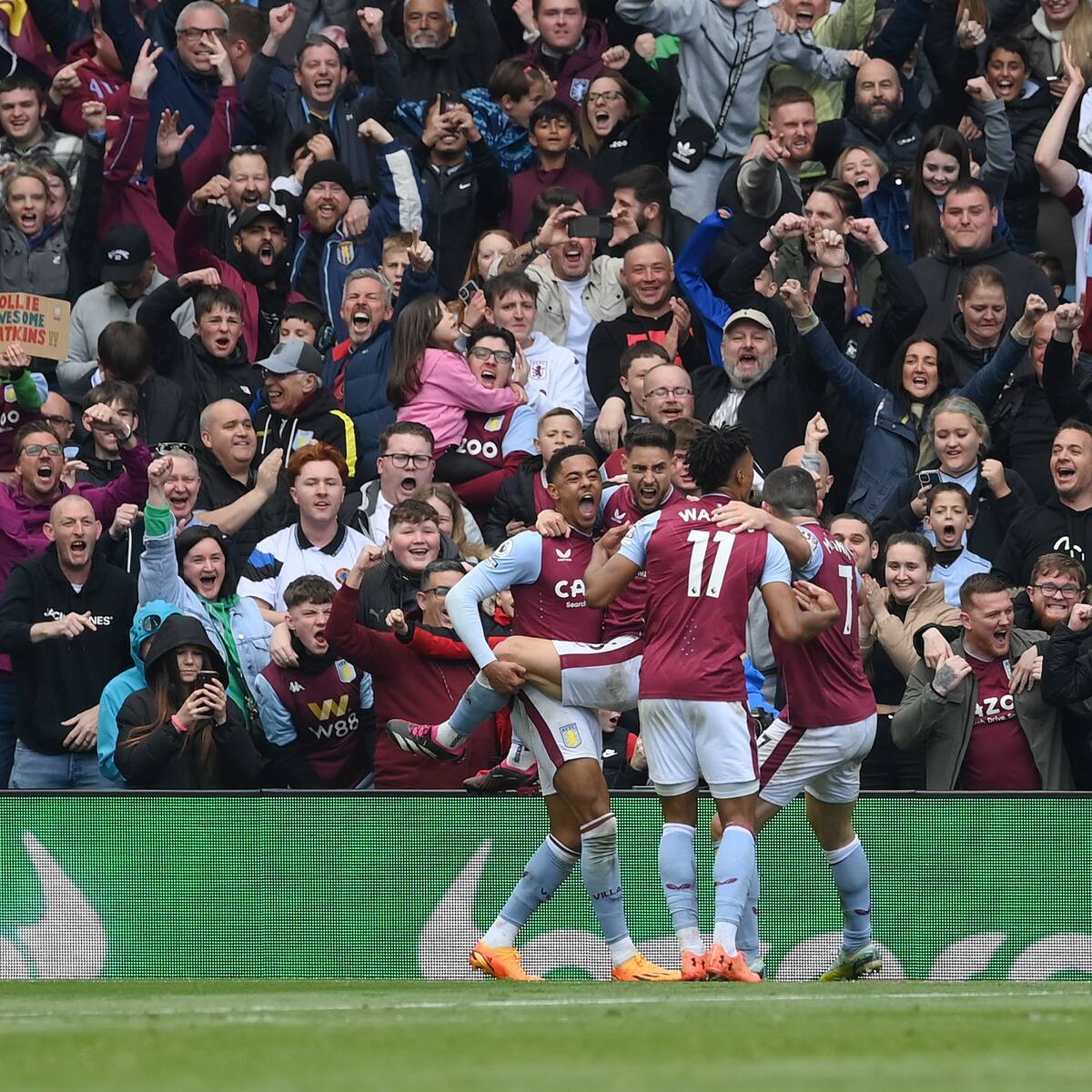 Con Jhon Jader Durán los últimos minutos, Aston Villa goleó al Newcastle United