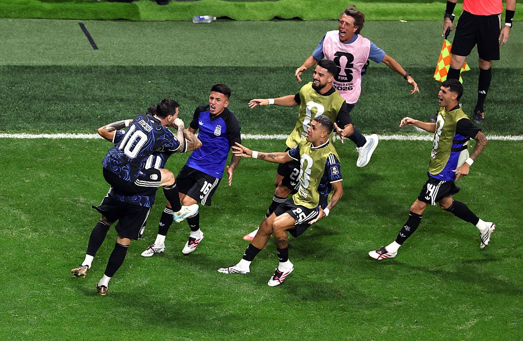 Argentina apela a la épica, vence a Inglaterra y regresa la final del Mundial: resumen y resultado