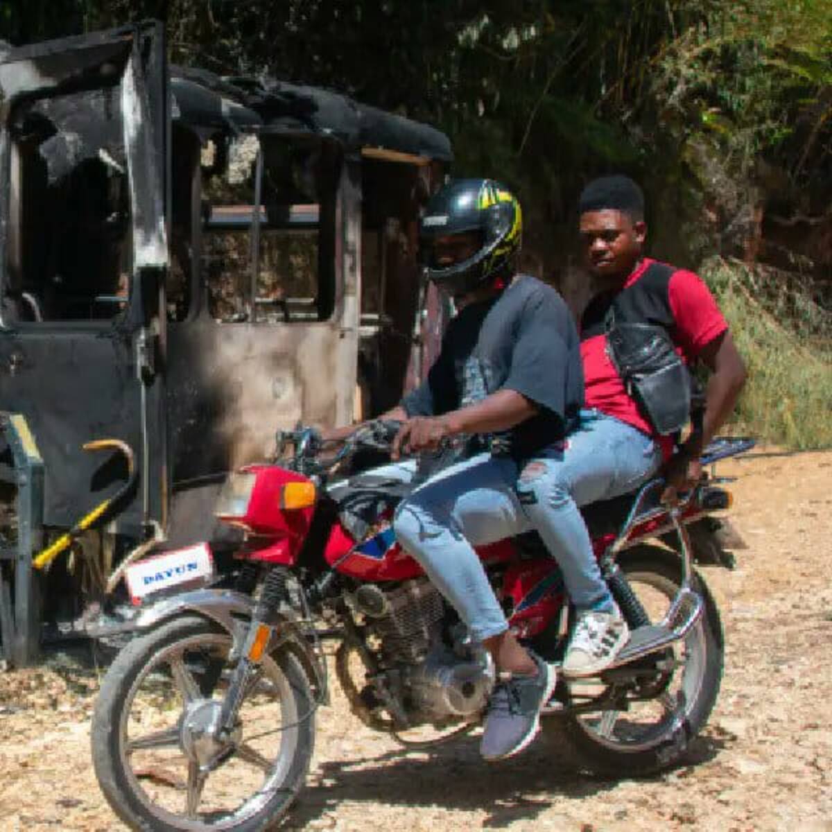 Jefe de banda en Haití amenaza con matar a rehenes un día después de masacre de 47 personas