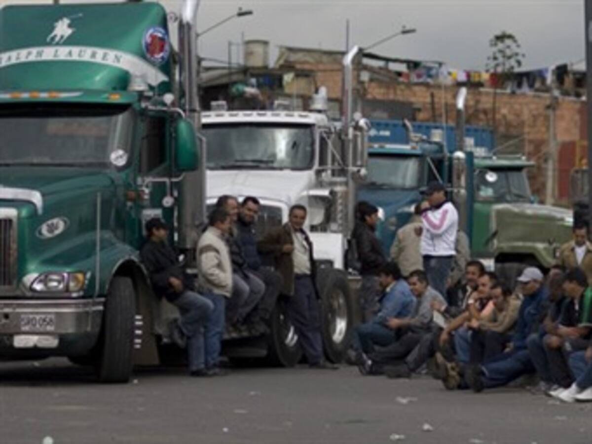 Transportadores de Carga se declaran afectados económicamente con la restricción nocturna de la vía al Llano