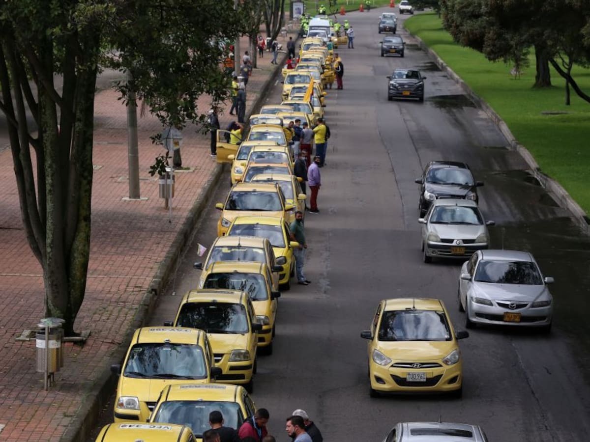 Así quedaron la carrera mínima de taxi y el 'banderazo' en Bogotá para 2021