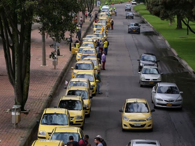 Aumentan tarifas de taxis