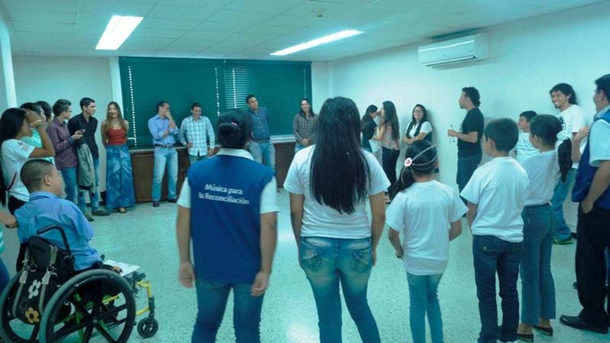 En grupos, los jóvenes consideraron que sus poderes eran el arte, el liderazgo, el emprendimiento, la creatividad, la escucha, la conciliación, la pasión y la compasión.
