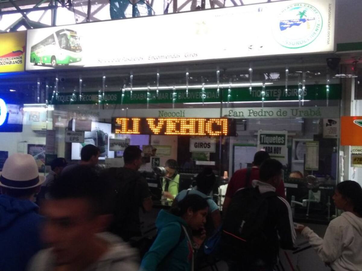 Arrancó en el Urabá el paro de transportes como protesta porque el próximo 1 de enero inicia el cobro de tres nuevos peajes en esta región por obras de la autopista transversal de la Américas.