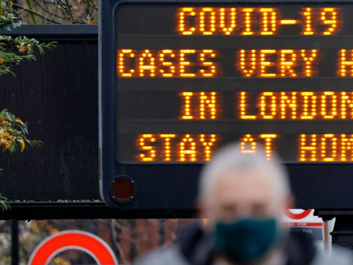 Hospitales de Reino Unido ya recibieron vacuna de Oxford/AstraZeneca