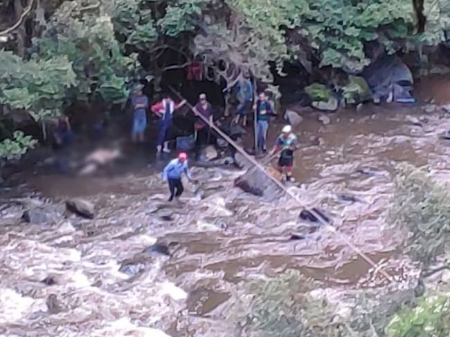 Hallan cuerpo de Policía en aguas del río Guáitara