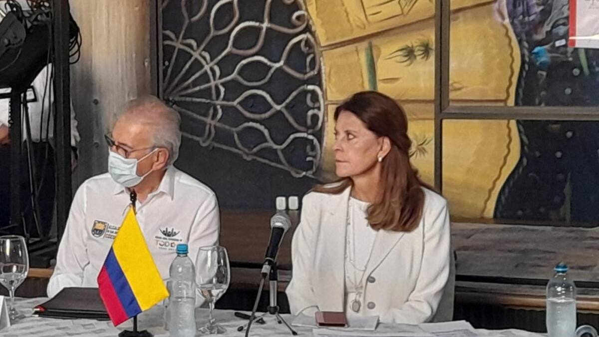 Venezolanos podrán validar títulos para trabajar en Colombia