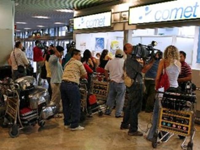 Cincuenta colombianos varados en España por cierre de Air Comet